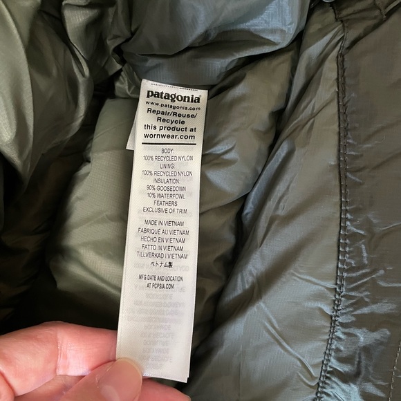 NWT Patagonia Men's - Fitz Roy Down Hoody Jacket - Pine Needle Green Size M - Picture 5 of 5